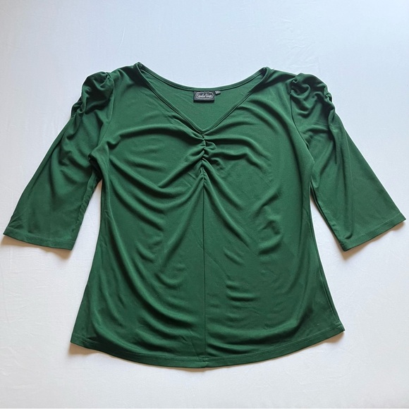Voodoo Vixen Tops - VOODOO VIXEN green emerald ruched short sleeve knit v neck top shirt
